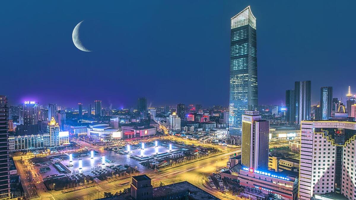 沈阳夜景沈阳夜景沈阳位于中国东北,是辽宁省的省会城市,也是中国重要
